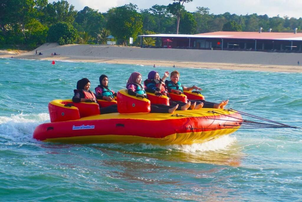 Lotus Desaru Beach Resort, 2 Bdrms, W/Splash Park Bandar Penawar Buitenkant foto