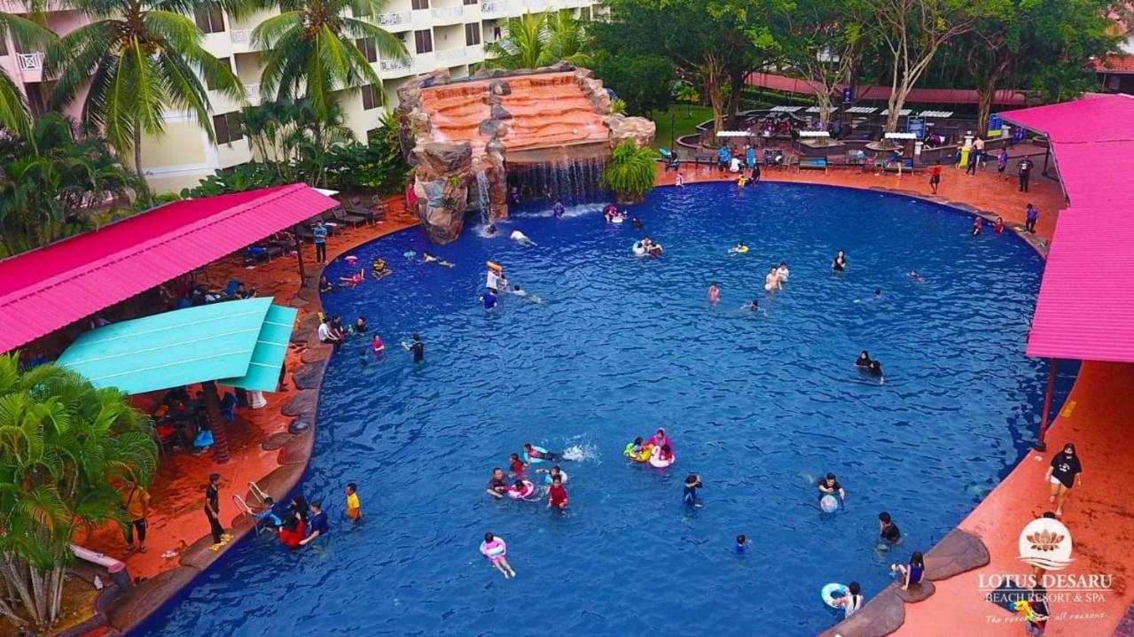 Lotus Desaru Beach Resort, 2 Bdrms, W/Splash Park Bandar Penawar Buitenkant foto